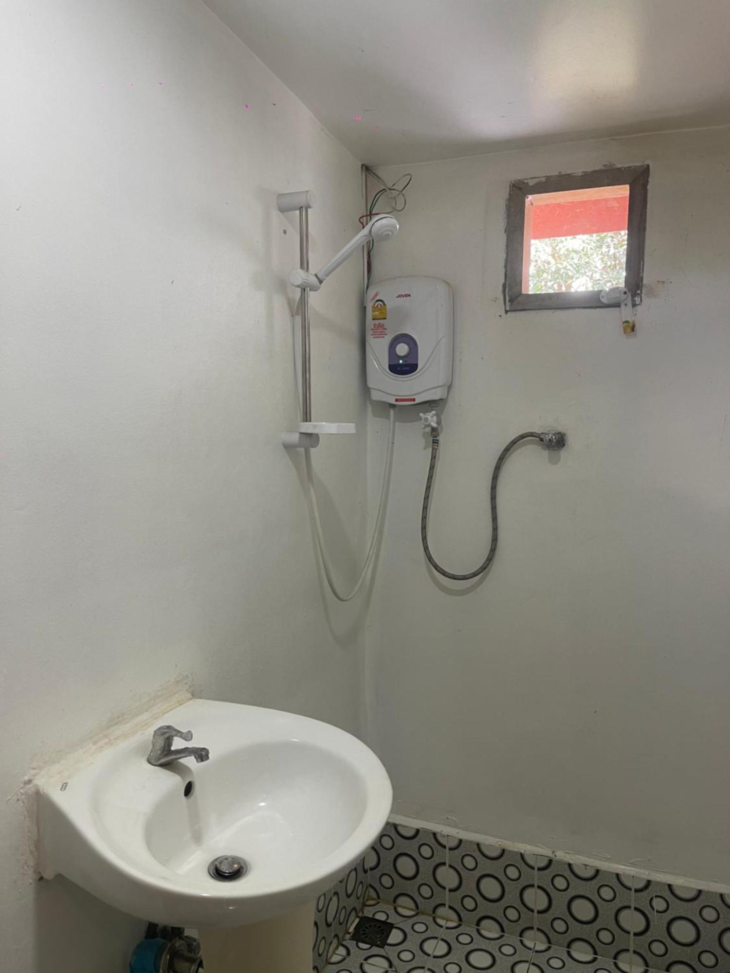 Outland Hostel Vang Vieng Dış mekan fotoğraf