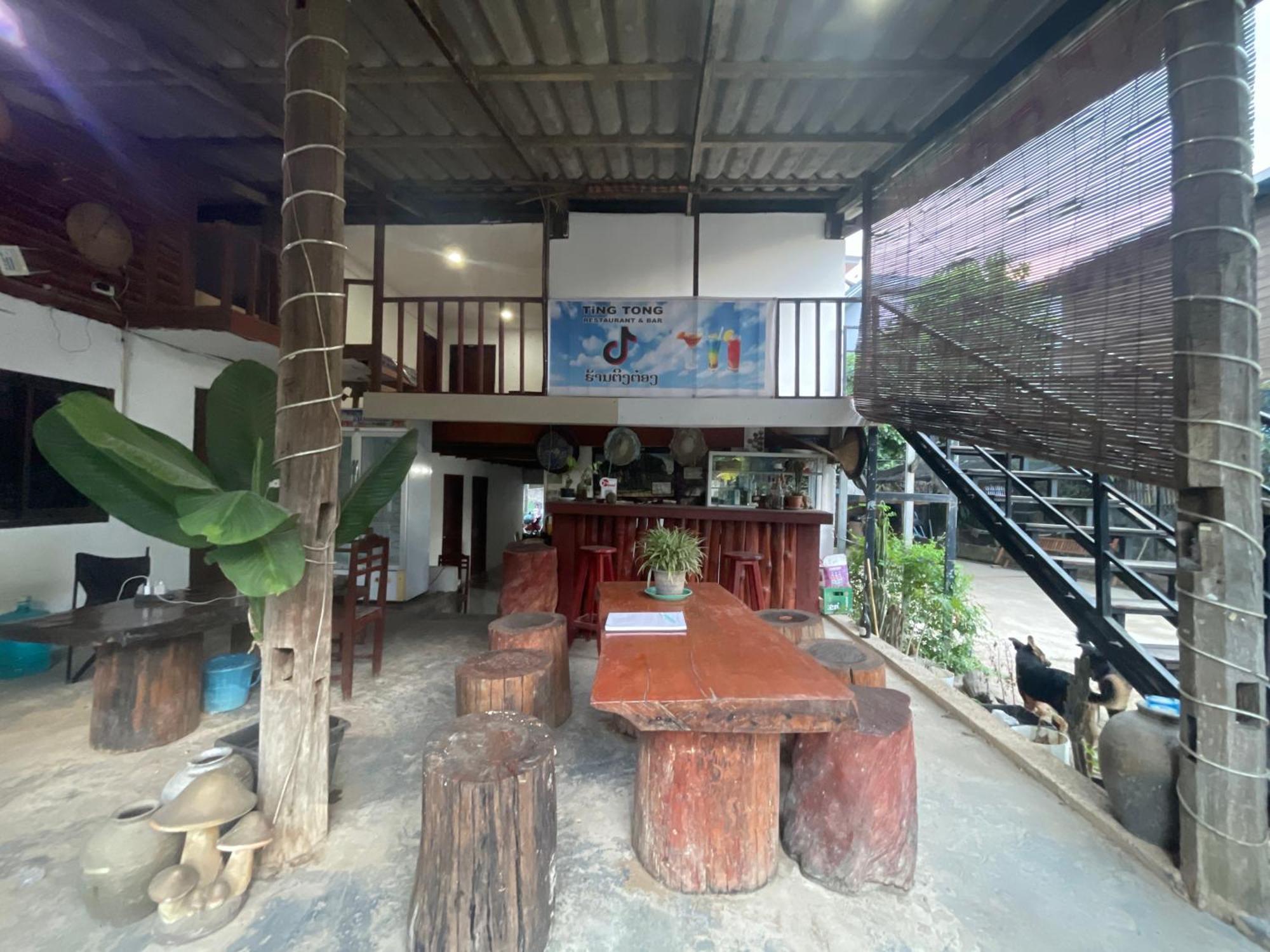 Outland Hostel Vang Vieng Dış mekan fotoğraf