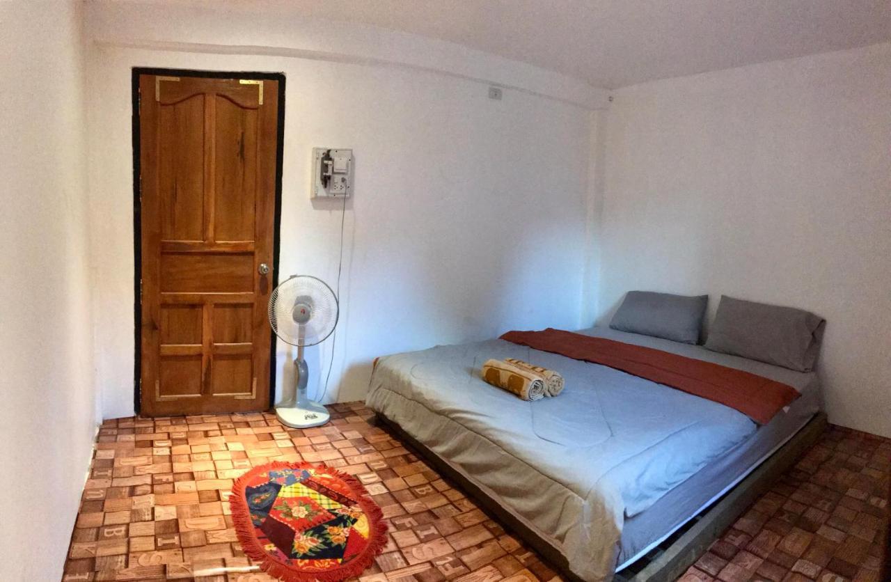 Outland Hostel Vang Vieng Dış mekan fotoğraf